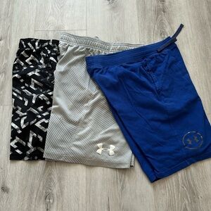 Under Armour Youth shorts bundle (3) with pockets - size large